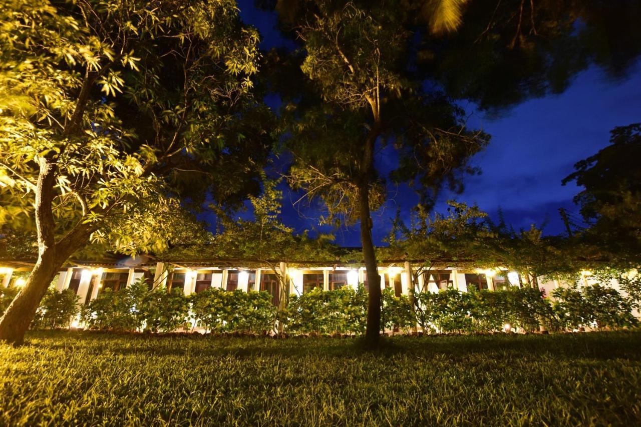 Mediterraneo Hotel y Restaurante Dar es Salaam Exterior foto